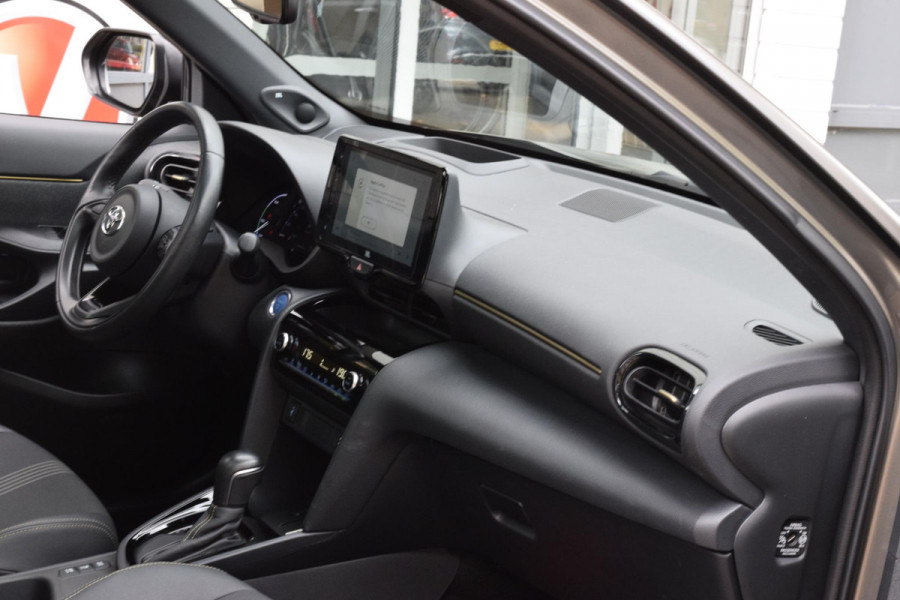 Toyota Yaris Cross 1.5 Hybrid Adventure|Pano|Winterpack|Camera