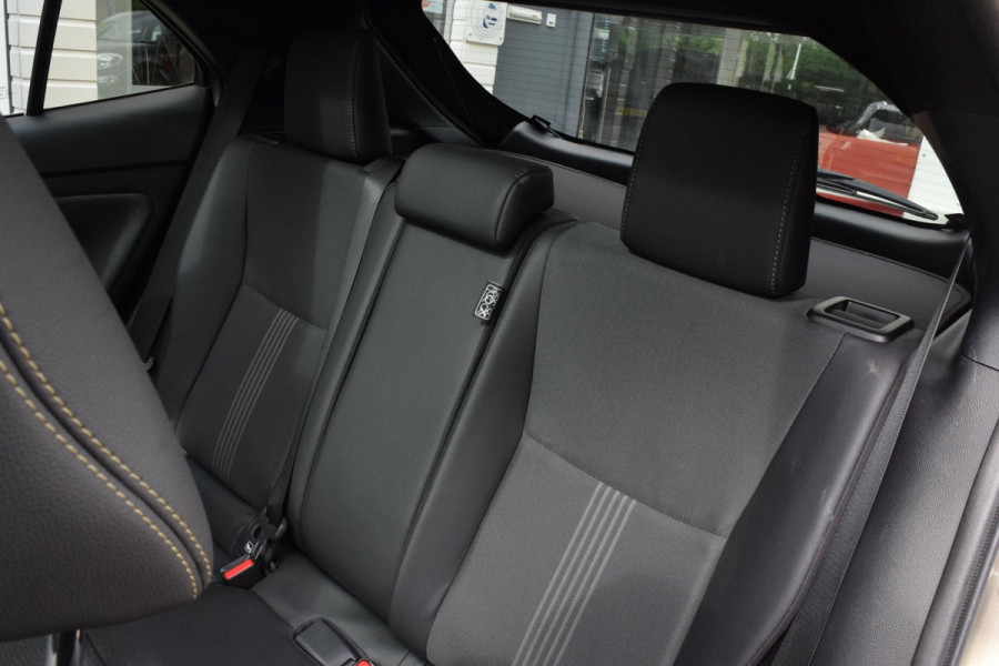 Toyota Yaris Cross 1.5 Hybrid Adventure|Pano|Winterpack|Camera