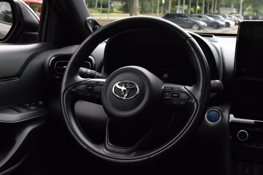 Toyota Yaris Cross 1.5 Hybrid Adventure|Pano|Winterpack|Camera