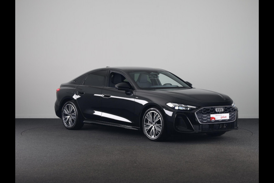 Audi A5 Limousine S edition 2.0 TFSI e 299 pk | Techniek pakket plus | Premium pakket | Optiekpakket zwart-glanzend | Trekhaak, elektr. wegklapbaar |