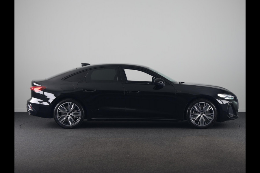Audi A5 Limousine S edition 2.0 TFSI e 299 pk | Techniek pakket plus | Premium pakket | Optiekpakket zwart-glanzend | Trekhaak, elektr. wegklapbaar |