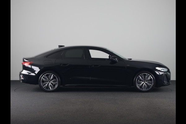 Audi A5 Limousine S edition 2.0 TFSI e 299 pk | Techniek pakket plus | Premium pakket | Optiekpakket zwart-glanzend | Trekhaak, elektr. wegklapbaar |