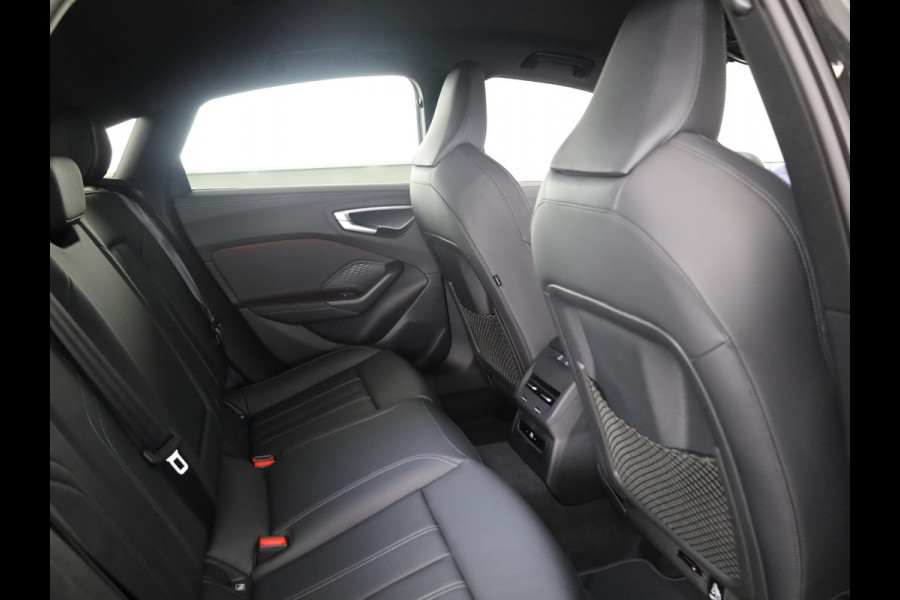 Audi A5 Limousine S edition 2.0 TFSI e 299 pk | Techniek pakket plus | Premium pakket | Optiekpakket zwart-glanzend | Trekhaak, elektr. wegklapbaar |