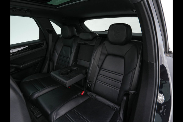 Porsche Cayenne 3.0 E-Hybrid (Plug-in) {SoH-100%} (INCL.BTW) *PANO | LEATHER | FULL-LED | SPORT-CHRONO | MEMORY-PACK | BOSE-SOUND | TOP-VIEW | HEATED-COMFORTSEATS | NAVI-FULLAMP | PRIVACY-GLASS | SHIFT-PADDLES | 22''ALU | TOWBAR*