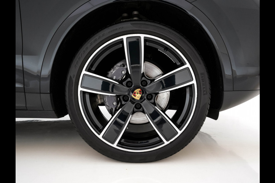 Porsche Cayenne 3.0 E-Hybrid (Plug-in) {SoH-100%} (INCL.BTW) *PANO | LEATHER | FULL-LED | SPORT-CHRONO | MEMORY-PACK | BOSE-SOUND | TOP-VIEW | HEATED-COMFORTSEATS | NAVI-FULLAMP | PRIVACY-GLASS | SHIFT-PADDLES | 22''ALU | TOWBAR*
