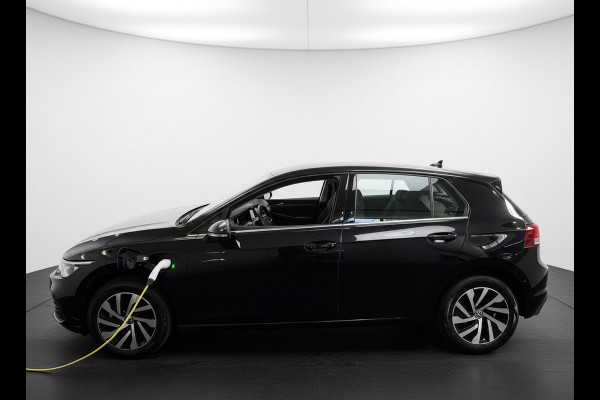 Volkswagen Golf 204PK eHybrid PHEV DSG STYLE CAMERA/CARPLAY/SFEERVERL.