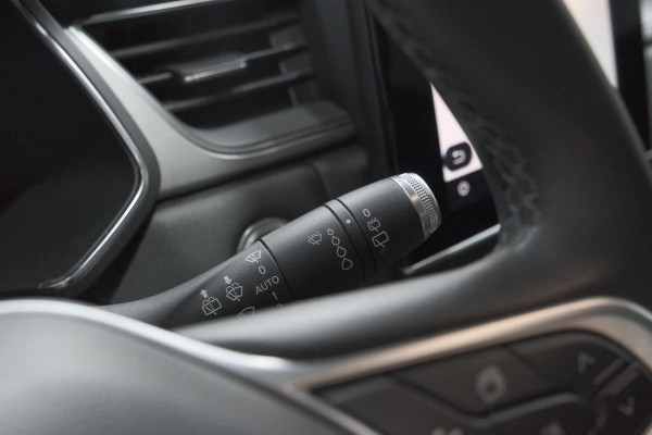 Renault Captur 1.6 Plug-in Hybrid 160 Intens | Camera | 9.3 Inch Groot Scherm | Navigatie