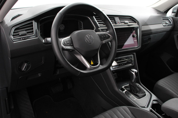 Volkswagen Tiguan Allspace 1.5 TSI DSG Life 7p. Navigatie Adaptieve Cruise Control Camera Elektrische Achterklep Elektrische Trekhaak Climate control Apple Carplay/ Android Auto