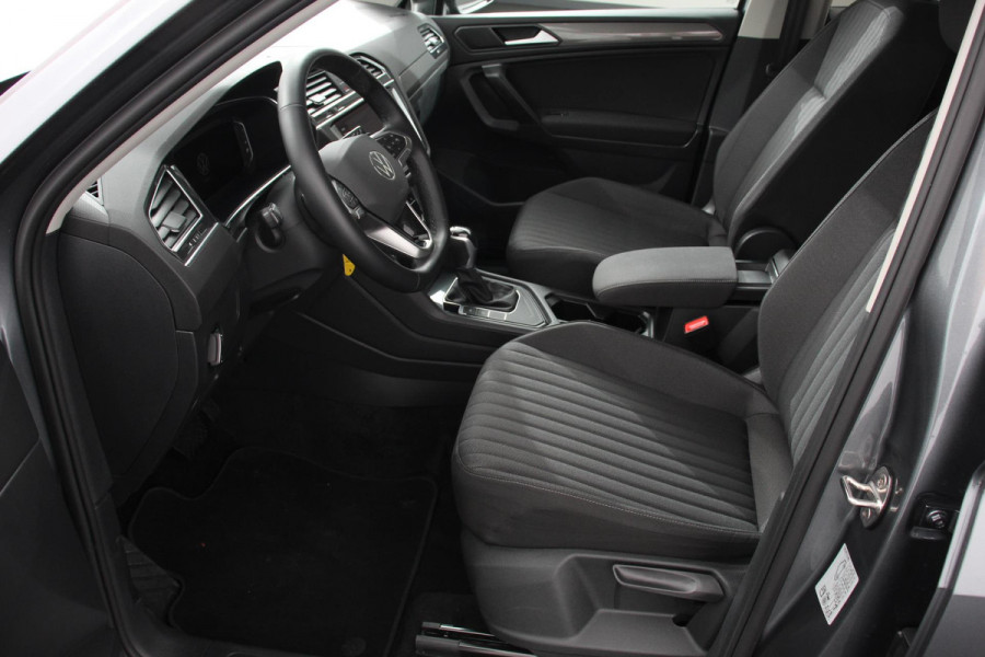 Volkswagen Tiguan Allspace 1.5 TSI DSG Life 7p. Navigatie Adaptieve Cruise Control Camera Elektrische Achterklep Elektrische Trekhaak Climate control Apple Carplay/ Android Auto