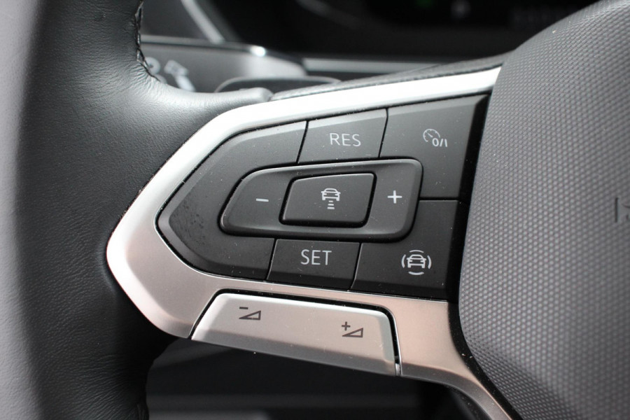 Volkswagen Tiguan Allspace 1.5 TSI DSG Life 7p. Navigatie Adaptieve Cruise Control Camera Elektrische Achterklep Elektrische Trekhaak Climate control Apple Carplay/ Android Auto