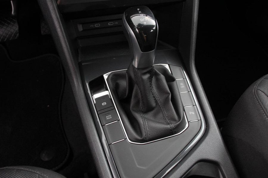Volkswagen Tiguan Allspace 1.5 TSI DSG Life 7p. Navigatie Adaptieve Cruise Control Camera Elektrische Achterklep Elektrische Trekhaak Climate control Apple Carplay/ Android Auto