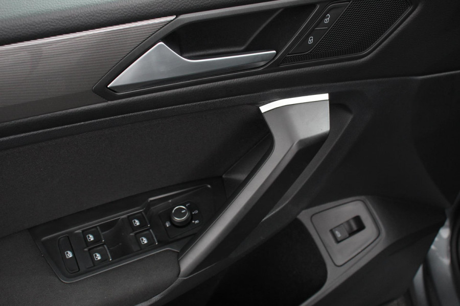 Volkswagen Tiguan Allspace 1.5 TSI DSG Life 7p. Navigatie Adaptieve Cruise Control Camera Elektrische Achterklep Elektrische Trekhaak Climate control Apple Carplay/ Android Auto