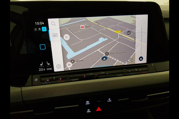 Volkswagen Golf 1.5 150pk eTSI Life DSG Navigatie Climate control Parkeer sensoren Stoelverwarming DAB Led Digitale Cockpit Lichtmetalen velgen Apple Carplay/ Android Auto