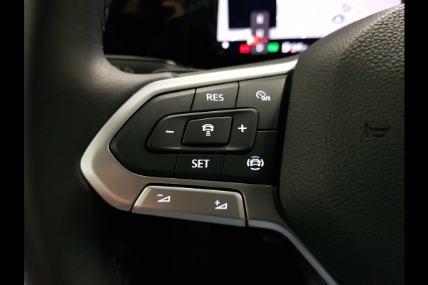 Volkswagen Golf 1.5 150pk eTSI Life DSG Navigatie Climate control Parkeer sensoren Stoelverwarming DAB Led Digitale Cockpit Lichtmetalen velgen Apple Carplay/ Android Auto