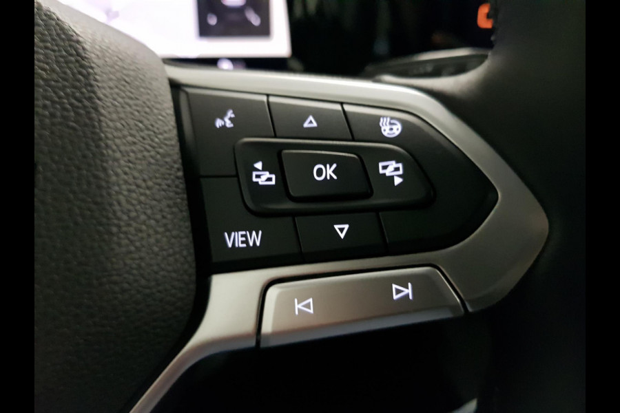 Volkswagen Golf 1.5 150pk eTSI Life DSG Navigatie Climate control Parkeer sensoren Stoelverwarming DAB Led Digitale Cockpit Lichtmetalen velgen Apple Carplay/ Android Auto