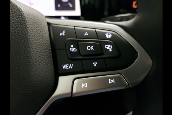 Volkswagen Golf 1.5 150pk eTSI Life DSG Navigatie Climate control Parkeer sensoren Stoelverwarming DAB Led Digitale Cockpit Lichtmetalen velgen Apple Carplay/ Android Auto