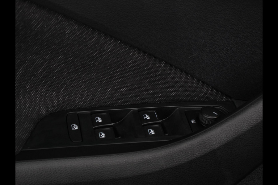 Škoda Kamiq 1.0 TSI 110pk DSG Style Navigatie Apple Carplay / Android auto Parkeersensor achter Cruise Control Verwarmbare voorstoelen Extra getint glas Climate Control