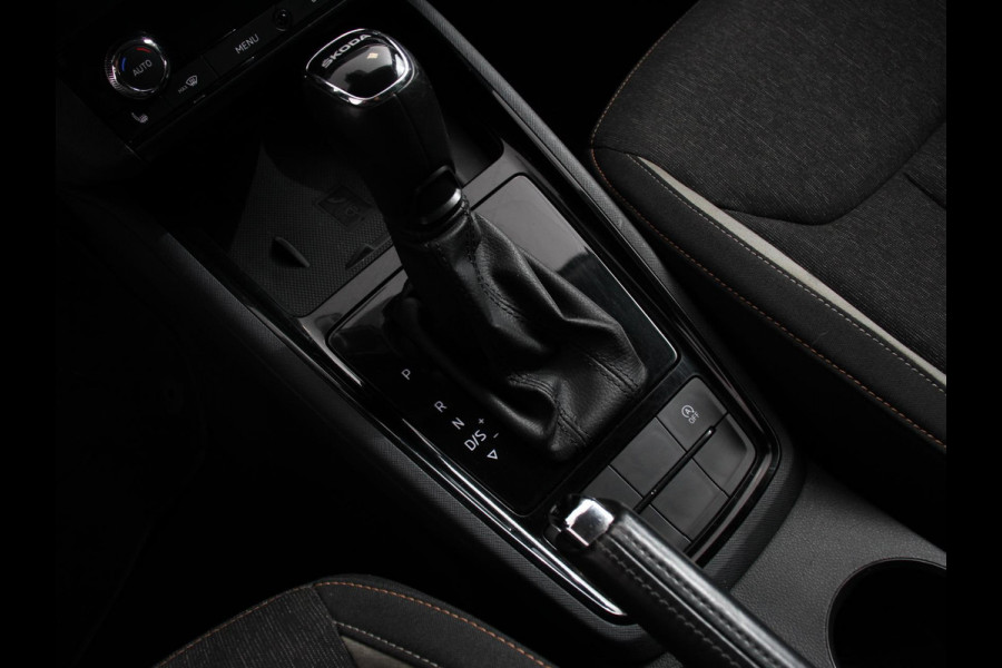 Škoda Kamiq 1.0 TSI 110pk DSG Style Navigatie Apple Carplay / Android auto Parkeersensor achter Cruise Control Verwarmbare voorstoelen Extra getint glas Climate Control