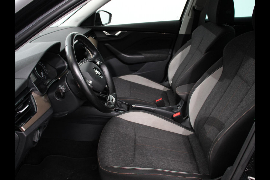 Škoda Kamiq 1.0 TSI 110pk DSG Style Navigatie Apple Carplay / Android auto Parkeersensor achter Cruise Control Verwarmbare voorstoelen Extra getint glas Climate Control
