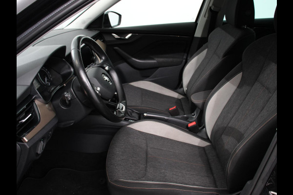 Škoda Kamiq 1.0 TSI 110pk DSG Style Navigatie Apple Carplay / Android auto Parkeersensor achter Cruise Control Verwarmbare voorstoelen Extra getint glas Climate Control