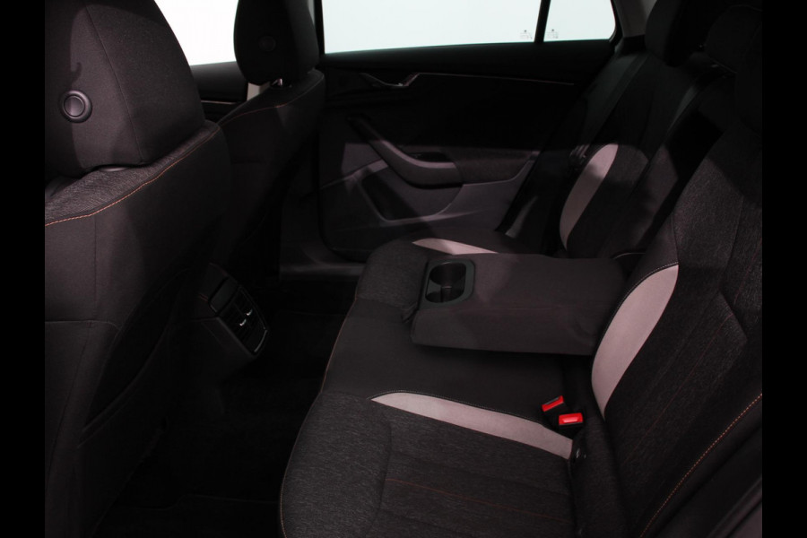 Škoda Kamiq 1.0 TSI 110pk DSG Style Navigatie Apple Carplay / Android auto Parkeersensor achter Cruise Control Verwarmbare voorstoelen Extra getint glas Climate Control