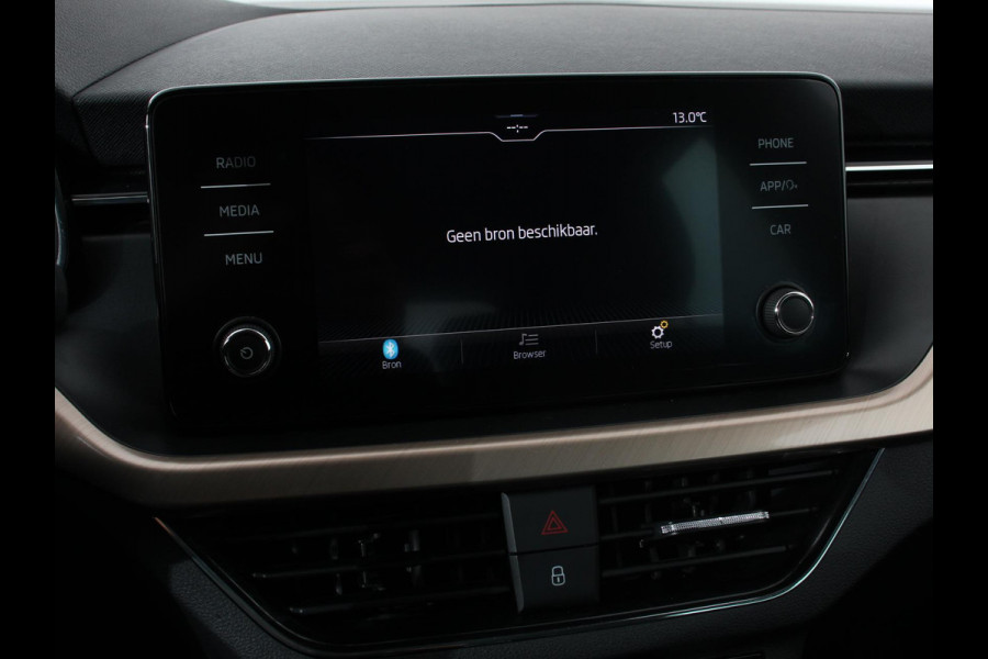 Škoda Kamiq 1.0 TSI 110pk DSG Style Navigatie Apple Carplay / Android auto Parkeersensor achter Cruise Control Verwarmbare voorstoelen Extra getint glas Climate Control