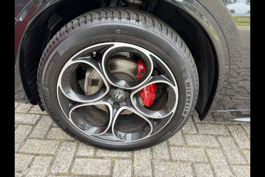 Alfa Romeo Stelvio 2.0 T AWD Veloce | Harman-Kardon | Camera | trekhaak afneembaar