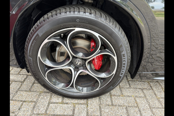 Alfa Romeo Stelvio 2.0 T AWD Veloce | Harman-Kardon | Camera | trekhaak afneembaar