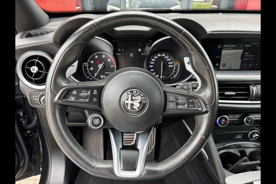 Alfa Romeo Stelvio 2.0 T AWD Veloce | Harman-Kardon | Camera | trekhaak afneembaar