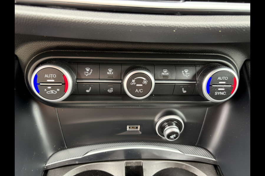 Alfa Romeo Stelvio 2.0 T AWD Veloce | Harman-Kardon | Camera | trekhaak afneembaar