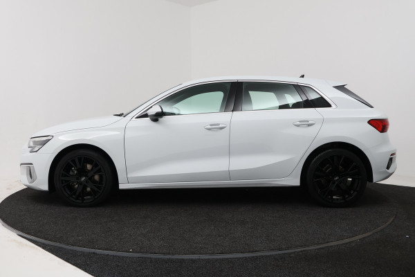 Audi A3 Sportback 30 TFSI Business edition (NAVIGATIE, CRUISE CONTROL, PARKEERSENSOREN)