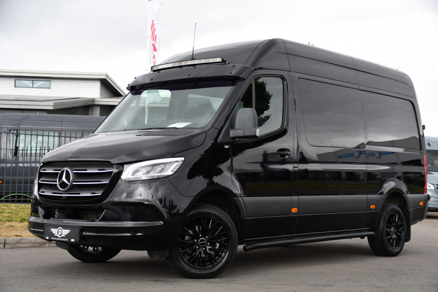 Mercedes-Benz Sprinter 319 1.9 CDI L2H2 DC Black Edition Adaptieve Cruise, 360 Camera, Carplay, LED, 10,5'' Mbux, Stoelverwarming, Automaat, 190pk, 3500kg Trekhaak, Uniek!