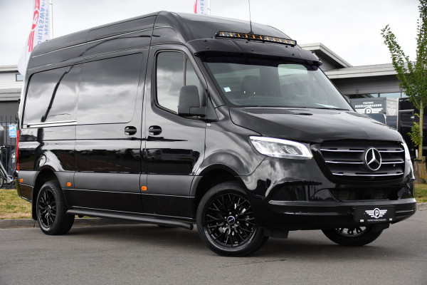Mercedes-Benz Sprinter 319 1.9 CDI L2H2 DC Black Edition Adaptieve Cruise, 360 Camera, Carplay, LED, 10,5'' Mbux, Stoelverwarming, Automaat, 190pk, 3500kg Trekhaak, Uniek!