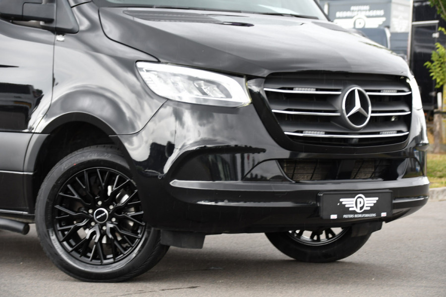 Mercedes-Benz Sprinter 319 1.9 CDI L2H2 DC Black Edition Adaptieve Cruise, 360 Camera, Carplay, LED, 10,5'' Mbux, Stoelverwarming, Automaat, 190pk, 3500kg Trekhaak, Uniek!
