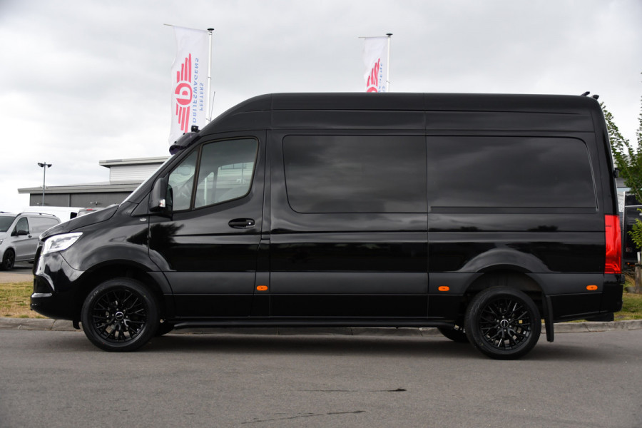Mercedes-Benz Sprinter 319 1.9 CDI L2H2 DC Black Edition Adaptieve Cruise, 360 Camera, Carplay, LED, 10,5'' Mbux, Stoelverwarming, Automaat, 190pk, 3500kg Trekhaak, Uniek!