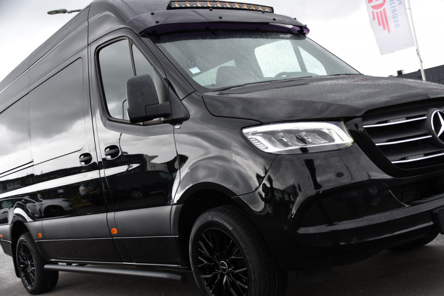 Mercedes-Benz Sprinter 319 1.9 CDI L2H2 DC Black Edition Adaptieve Cruise, 360 Camera, Carplay, LED, 10,5'' Mbux, Stoelverwarming, Automaat, 190pk, 3500kg Trekhaak, Uniek!