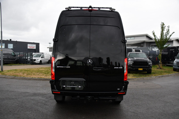 Mercedes-Benz Sprinter 319 1.9 CDI L2H2 DC Black Edition Adaptieve Cruise, 360 Camera, Carplay, LED, 10,5'' Mbux, Stoelverwarming, Automaat, 190pk, 3500kg Trekhaak, Uniek!