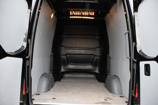 Mercedes-Benz Sprinter 319 1.9 CDI L2H2 DC Black Edition Adaptieve Cruise, 360 Camera, Carplay, LED, 10,5'' Mbux, Stoelverwarming, Automaat, 190pk, 3500kg Trekhaak, Uniek!