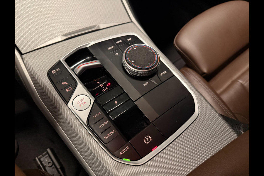 BMW 3 Serie Touring 320e SPORT FACELIFT 19'' SOH-TEST/NAVI/LED/DAB/CARPLAY/ECC/PDC/CRUISE/V-COCKPIT/LEDER///