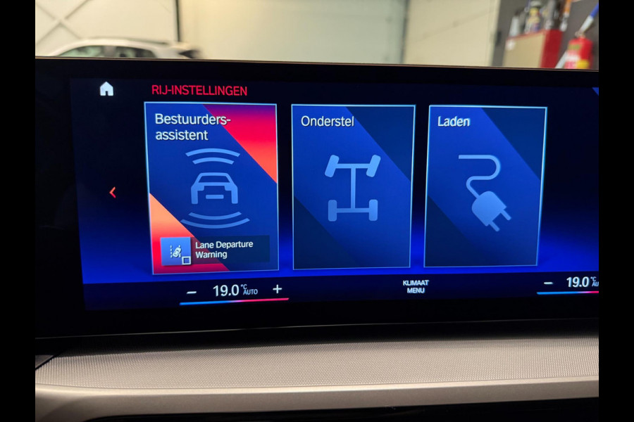 BMW 3 Serie Touring 320e SPORT FACELIFT 19'' SOH-TEST/NAVI/LED/DAB/CARPLAY/ECC/PDC/CRUISE/V-COCKPIT/LEDER///