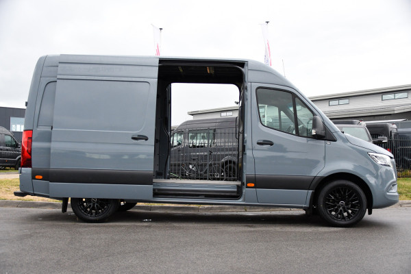 Mercedes-Benz Sprinter 319 1.9 CDI L2H2 RWD PB Edition 360 Camera, Cruise, Carplay, 2 x Schuifdeur, LED, 190pk, 2 x Geveerde stoel, 10,5'' Mbux, Stoelverwarming, Automaat, Uniek!