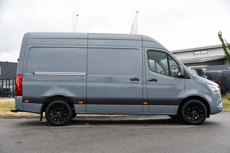 Mercedes-Benz Sprinter 319 1.9 CDI L2H2 RWD PB Edition 360 Camera, Cruise, Carplay, 2 x Schuifdeur, LED, 190pk, 2 x Geveerde stoel, 10,5'' Mbux, Stoelverwarming, Automaat, Uniek!