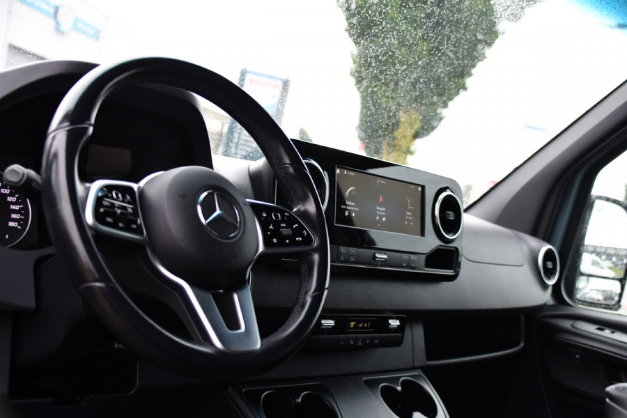 Mercedes-Benz Sprinter 319 1.9 CDI L2H2 RWD PB Edition 360 Camera, Cruise, Carplay, 2 x Schuifdeur, LED, 190pk, 2 x Geveerde stoel, 10,5'' Mbux, Stoelverwarming, Automaat, Uniek!