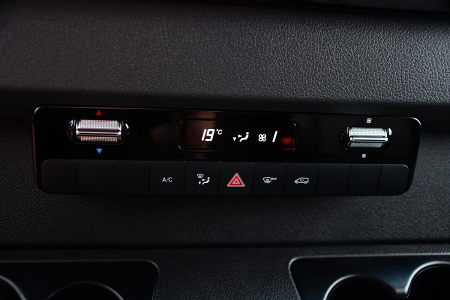 Mercedes-Benz Sprinter 319 1.9 CDI L2H2 RWD PB Edition 360 Camera, Cruise, Carplay, 2 x Schuifdeur, LED, 190pk, 2 x Geveerde stoel, 10,5'' Mbux, Stoelverwarming, Automaat, Uniek!
