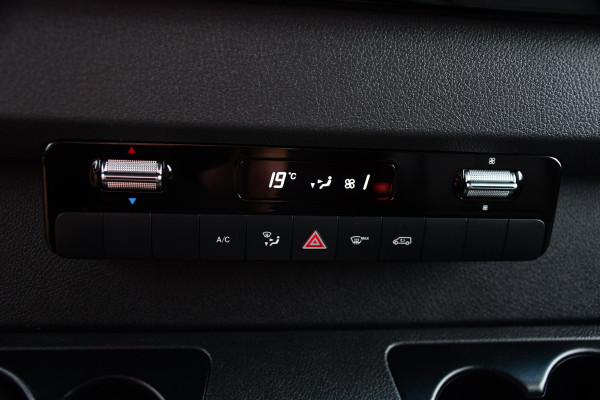 Mercedes-Benz Sprinter 319 1.9 CDI L2H2 RWD PB Edition 360 Camera, Cruise, Carplay, 2 x Schuifdeur, LED, 190pk, 2 x Geveerde stoel, 10,5'' Mbux, Stoelverwarming, Automaat, Uniek!