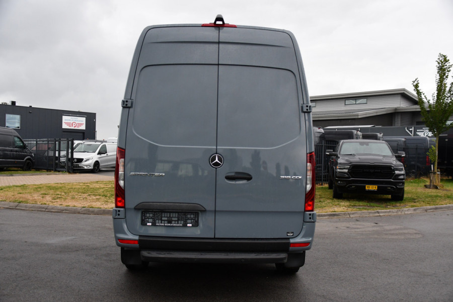 Mercedes-Benz Sprinter 319 1.9 CDI L2H2 RWD PB Edition 360 Camera, Cruise, Carplay, 2 x Schuifdeur, LED, 190pk, 2 x Geveerde stoel, 10,5'' Mbux, Stoelverwarming, Automaat, Uniek!