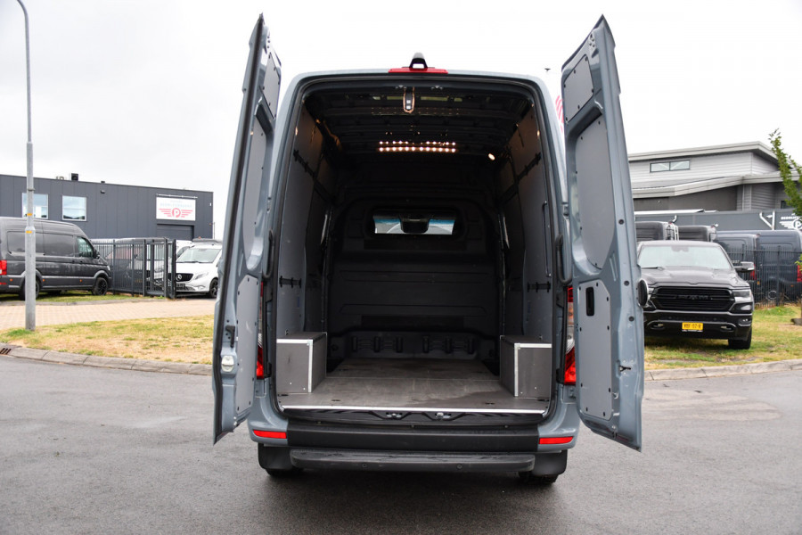 Mercedes-Benz Sprinter 319 1.9 CDI L2H2 RWD PB Edition 360 Camera, Cruise, Carplay, 2 x Schuifdeur, LED, 190pk, 2 x Geveerde stoel, 10,5'' Mbux, Stoelverwarming, Automaat, Uniek!