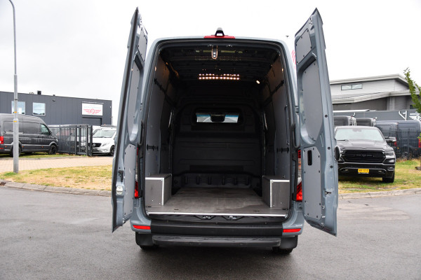Mercedes-Benz Sprinter 319 1.9 CDI L2H2 RWD PB Edition 360 Camera, Cruise, Carplay, 2 x Schuifdeur, LED, 190pk, 2 x Geveerde stoel, 10,5'' Mbux, Stoelverwarming, Automaat, Uniek!