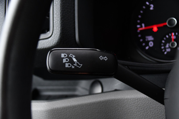 Volkswagen Crafter 35 2.0 TDI L3H3 Black Edition Camera, Carplay, LED, 177pk, Automaat, Standkachel, Geveerde stoel, Uniek!