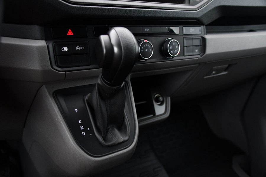 Volkswagen Crafter 35 2.0 TDI L3H3 Black Edition Camera, Carplay, LED, 177pk, Automaat, Standkachel, Geveerde stoel, Uniek!